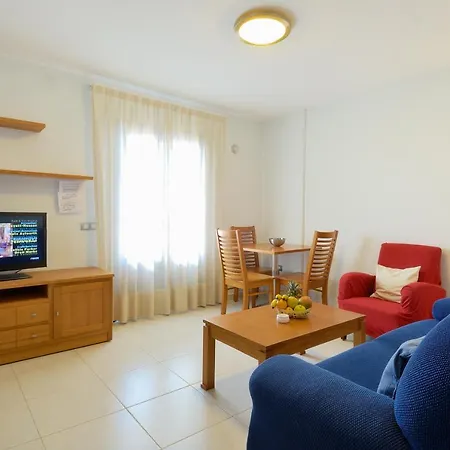 Immaculate 2-bed No 5 In Apartment Playa Blanca (Lanzarote)