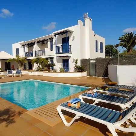 Apartment Immaculate 2-bed No 5 In Playa Blanca (Lanzarote)